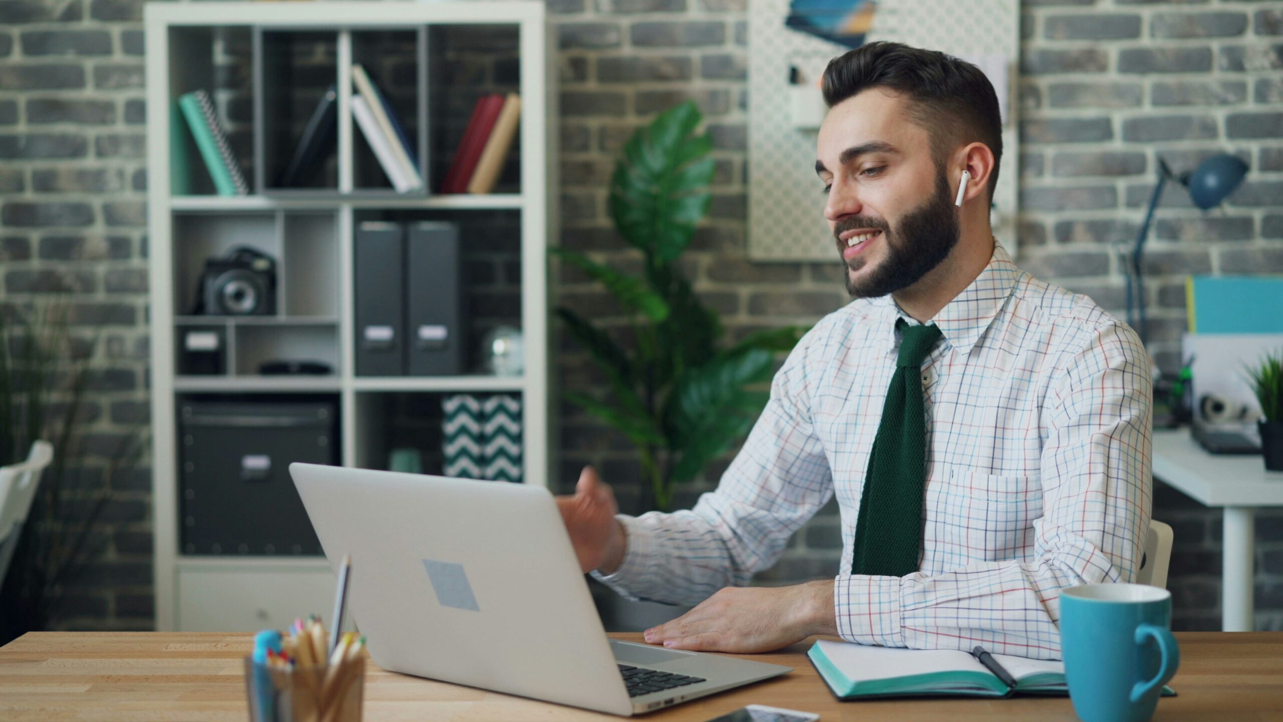 Canadian Edge payment support representative